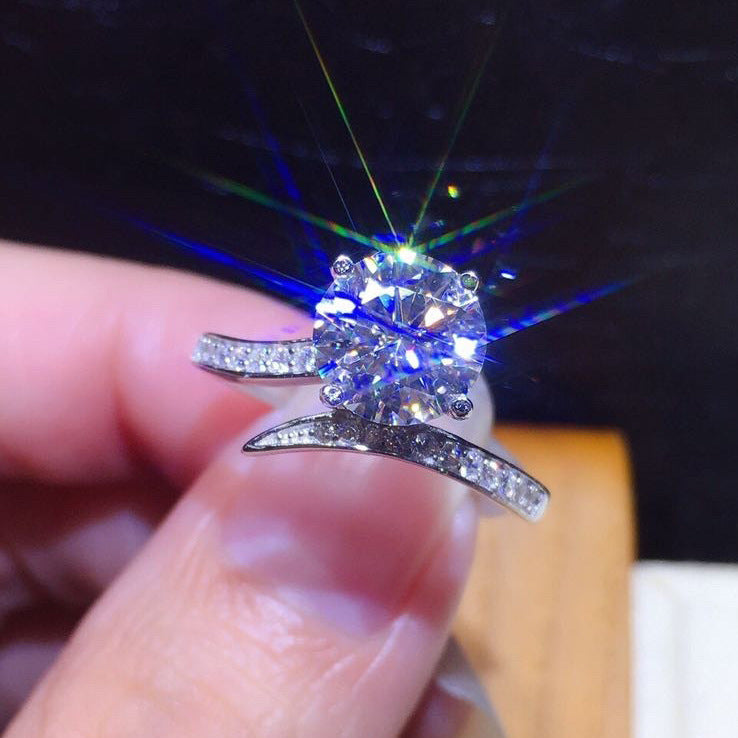 Damen Solitär-Ring mit elegantem Design und funkelndem Zirkonia Shop Nory