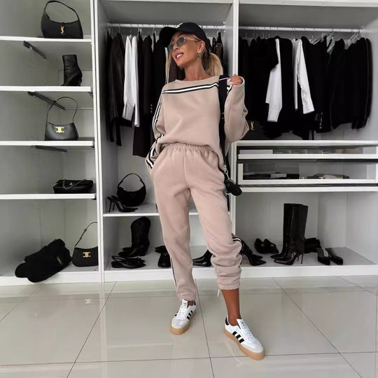 Damen sportives Lounge-Set mit gestreiften Seitenstreifen, oversized Sweatshirt und elastischer Jogginghose Shop Nory