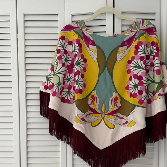Damen Seiden-Print Poncho mit retro-floralem Muster und langen Fransen Shop Nory