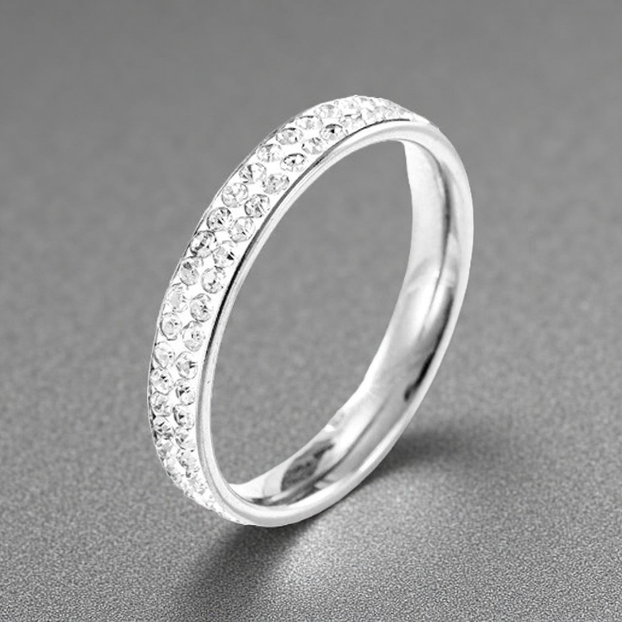 Damen Ring mit funkelndem Zirkonia-Besatz und edlem, poliertem Design Shop Nory