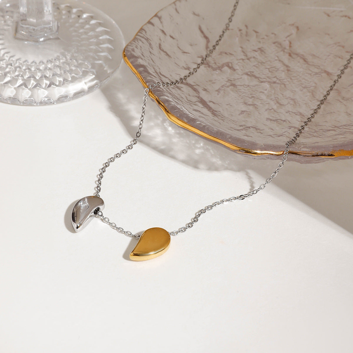 Damen Halskette mit herzförmigem Anhänger aus wasserfestem und hypoallergenem Edelstahl Shop Nory