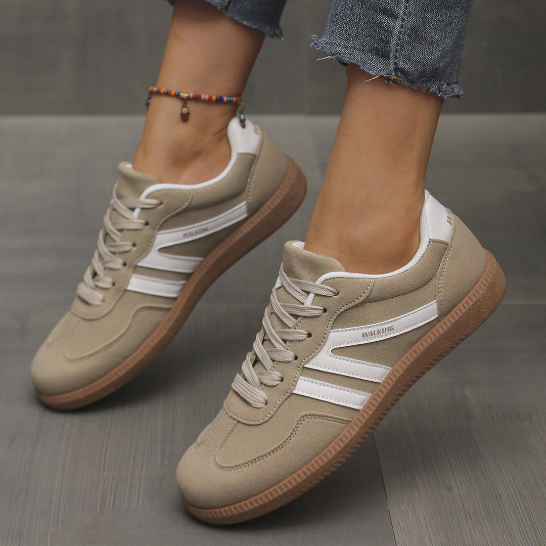 Damen Sportliche Retro‑Sneaker mit gepolstertem Schaft und profilierter Gummisohle Shop Nory