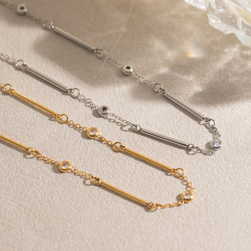 Damen elegante Halskette aus hypoallergenem Edelstahl mit funkelnden Zirkonia-Details Shop Nory