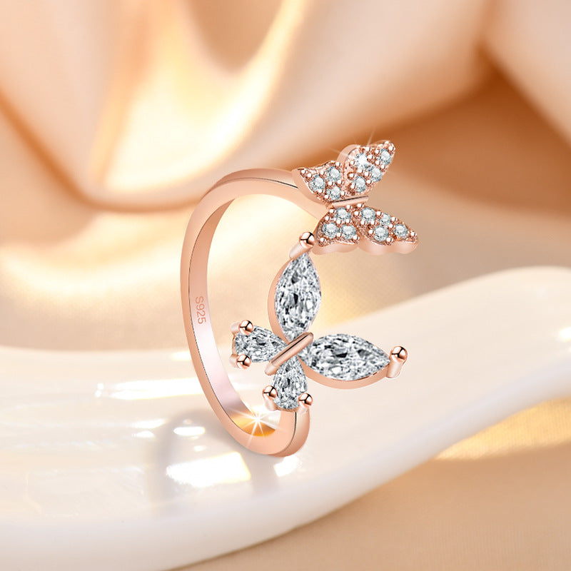 Damenring mit elegantem Schmetterlingsdesign und funkelnden Zirkonia Shop Nory