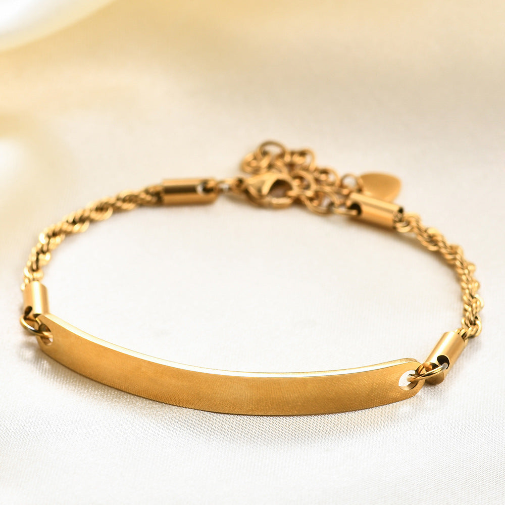 Damen personalisiertes Armband mit gravierbarem Anhänger Shop Nory