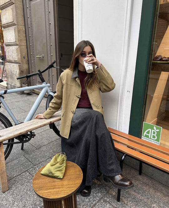 Damen Kurzjacke mit Knebelverschlüssen und kontrastierendem Hemdkragen Shop Nory