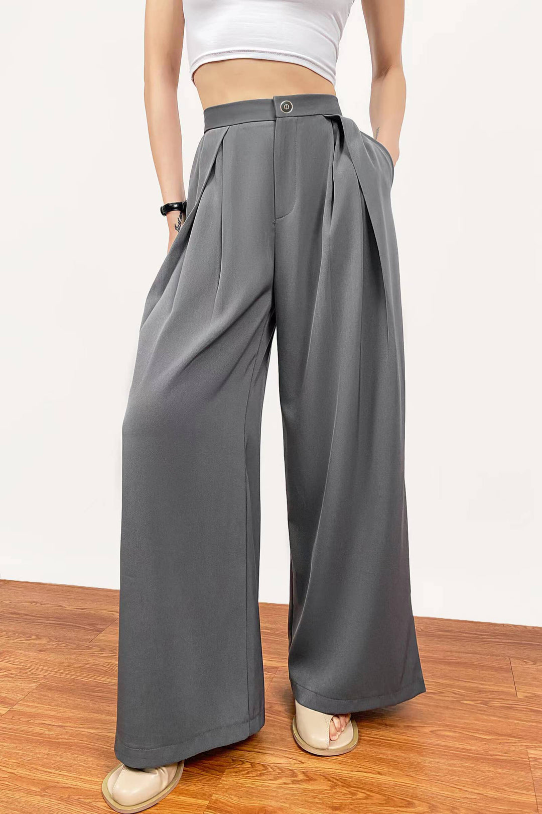 Damen Weite High-Waist Plissee-Hose mit Bundfalten, Gürtelschlaufen und Eingrifftaschen Shop Nory