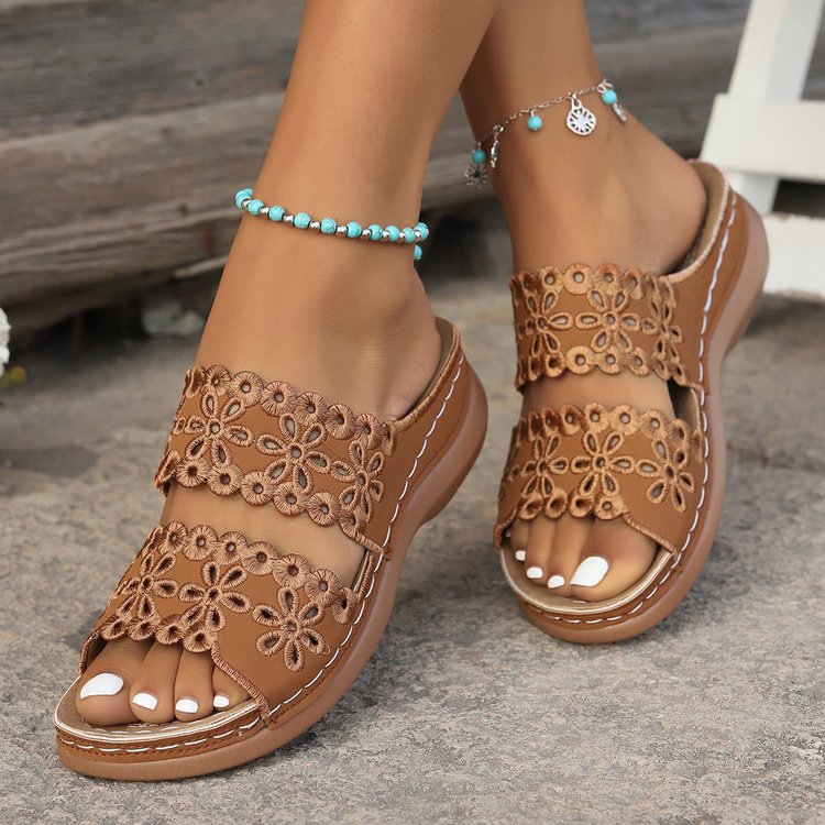 Damen modische Pantolette mit floralem Schnitt