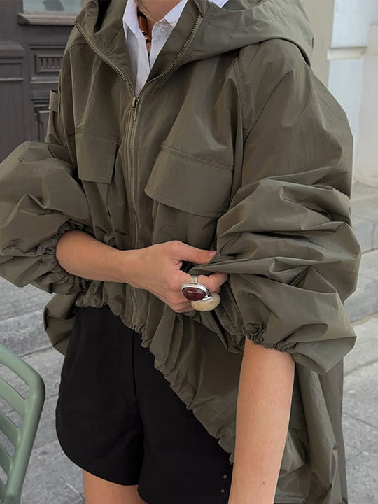 Damen Oversize-Utility-Kapuzenjacke mit Tunnelzug, Pattentaschen und elastischen Bündchen Shop Nory