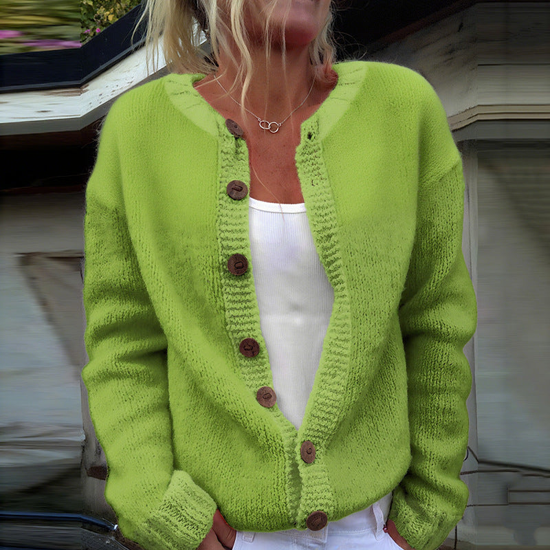 Damen nan kuscheliger Strickcardigan mit Zierholzknöpfen und Rundhalsausschnitt Shop Nory