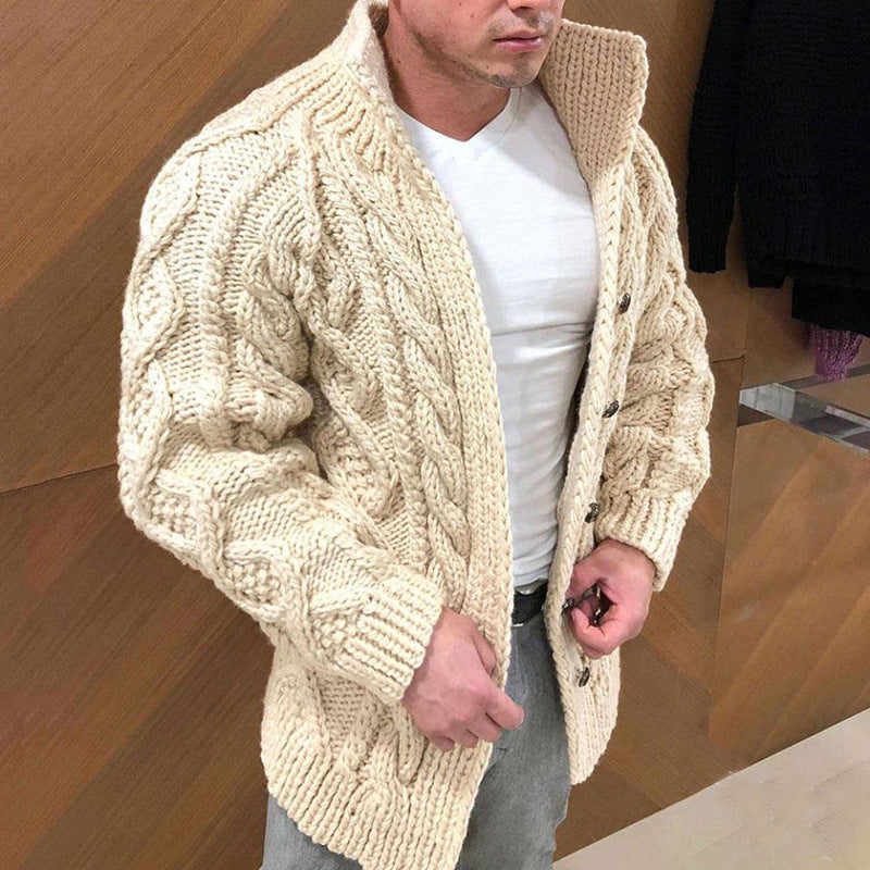 Herren Grober Zopfstrick-Cardigan mit hohem Stehkragen und Hornknöpfen Shop Nory