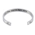 Damen Armreif mit gravierbarem Motiv und Herz-Akzenten Shop Nory