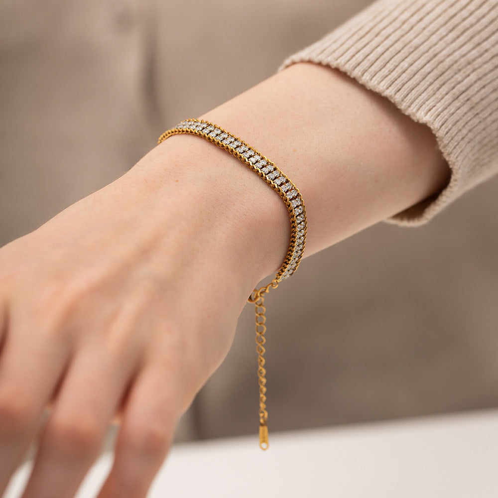 Damen Armband mit funkelnden Zirkonia und hochwertigem Kettendesign Shop Nory