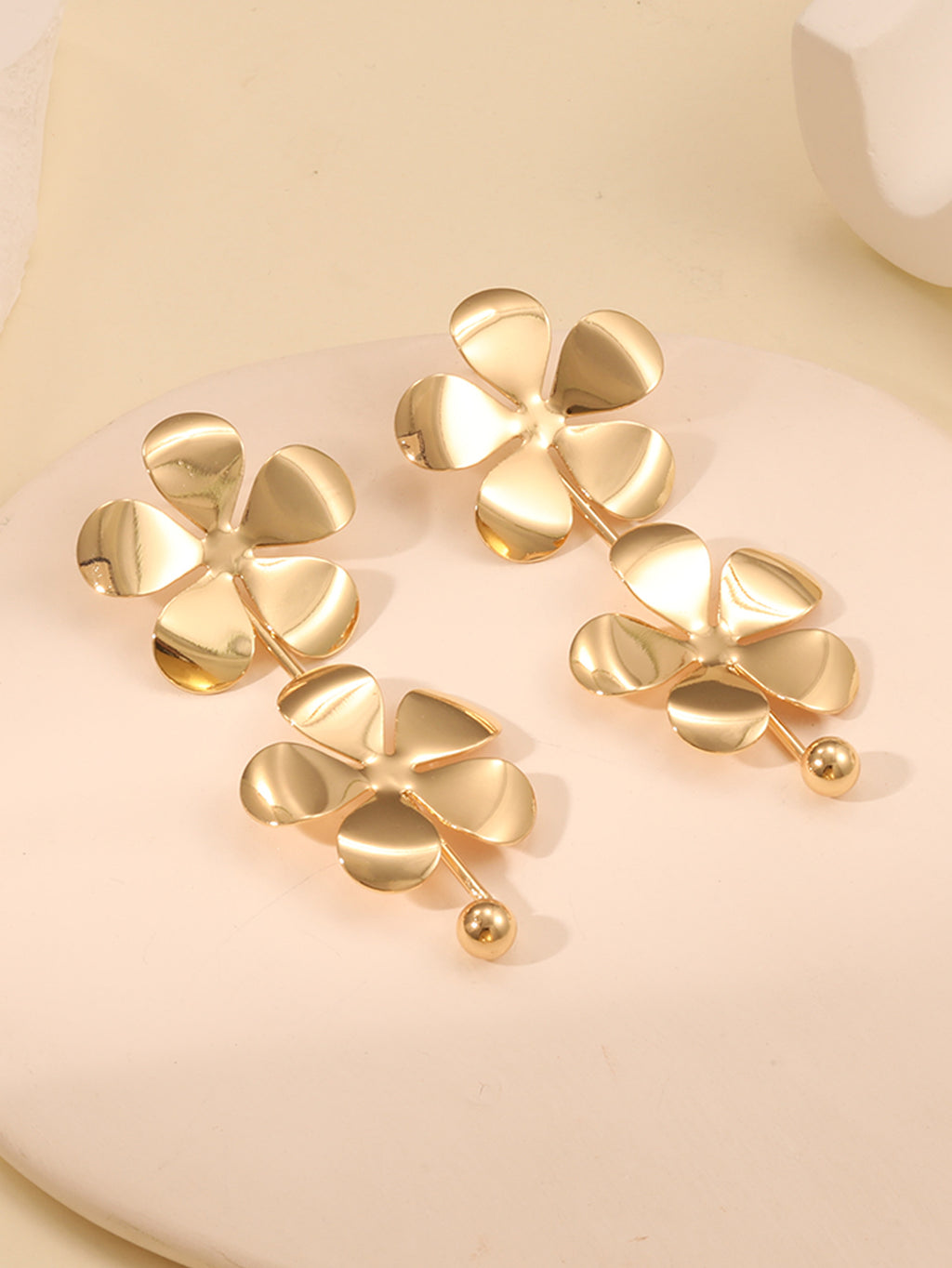 Damen Ohrringe mit elegantem Tropfen-Design Shop Nory