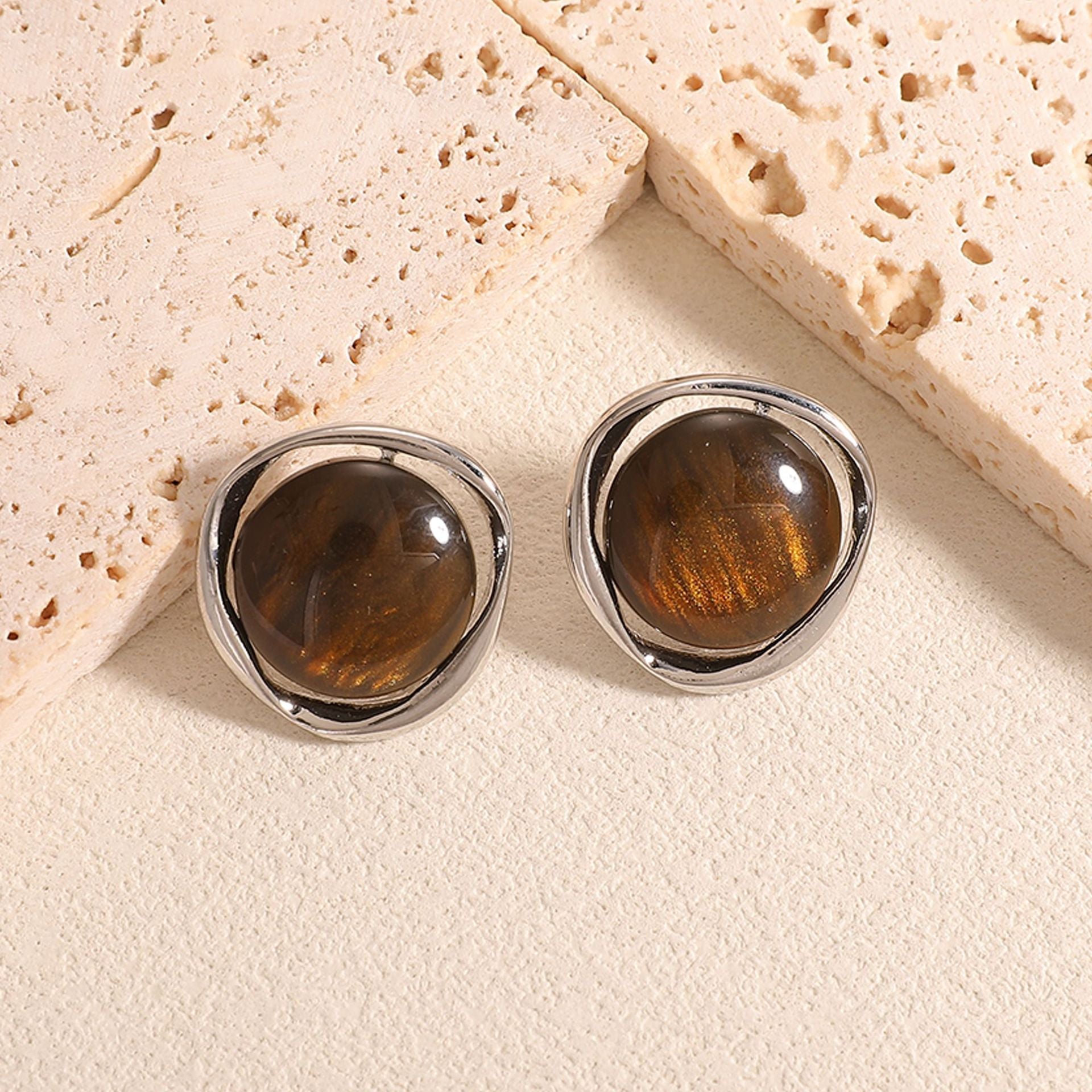 Damen Ohrringe mit kunstvollem Design und hochwertigem Halbedelstein Shop Nory