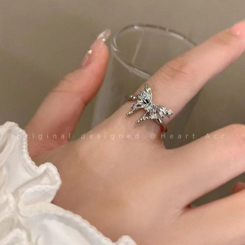 Damen Ring mit elegantem Schmetterlingsdesign und funkelnden Zirkonia Shop Nory