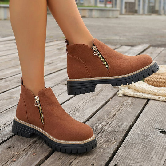 Damen Chelsea-Stiefelette mit profilierter Gummisohle und seitlichem Reißverschluss Shop Nory