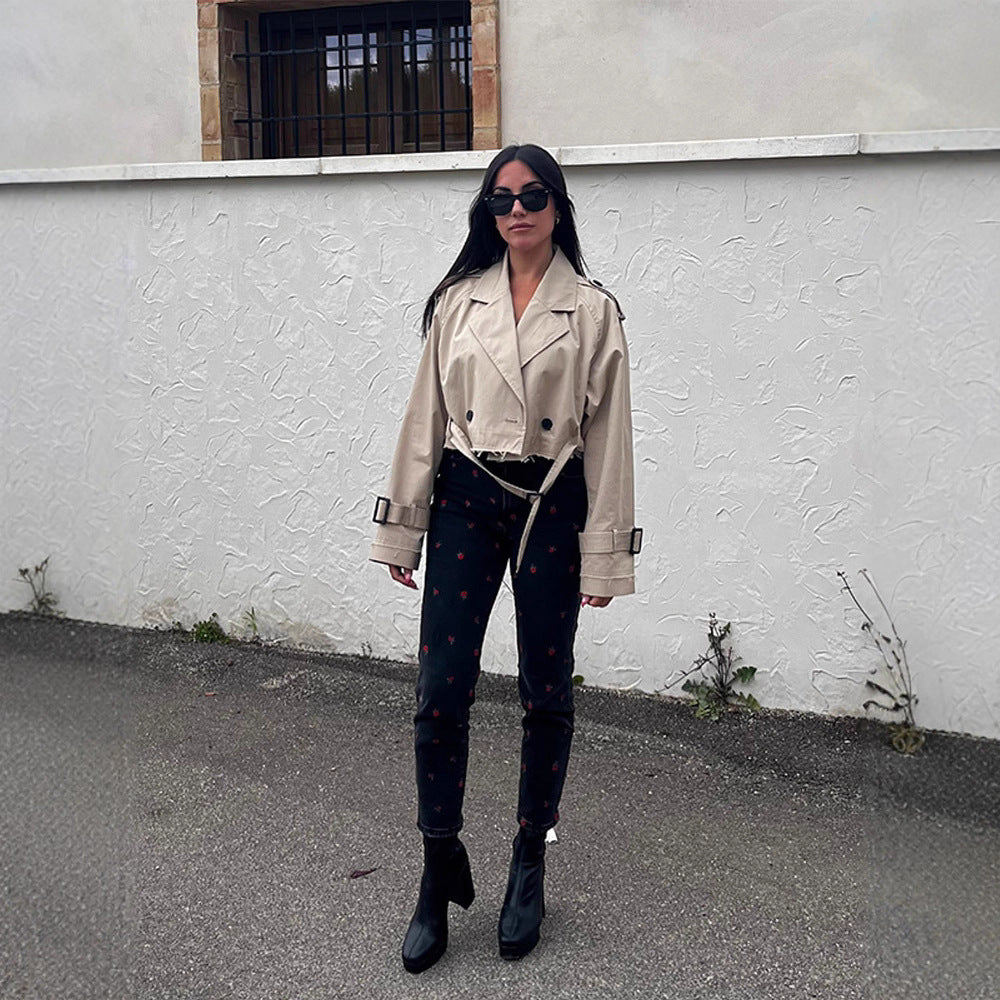Damen Kurzgeschnittener Trench-Cropped-Mantel mit Taillengürtel, Oversize-Ärmeln und ausgefranstem Saum Shop Nory