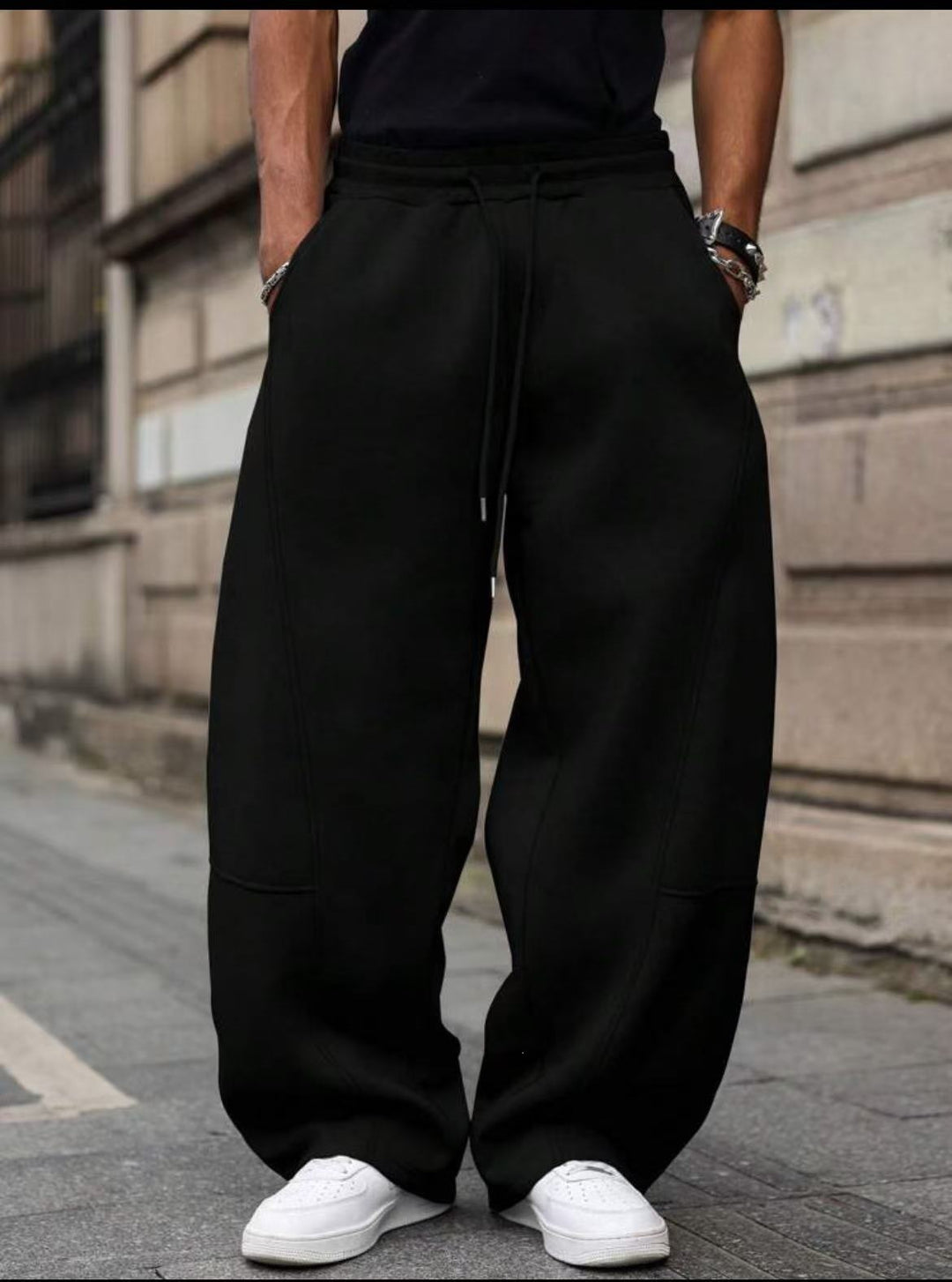 Herren weite Sweatpants im Baggy Cut mit elastischem Bund, Tunnelzug und Eingrifftaschen Shop Nory
