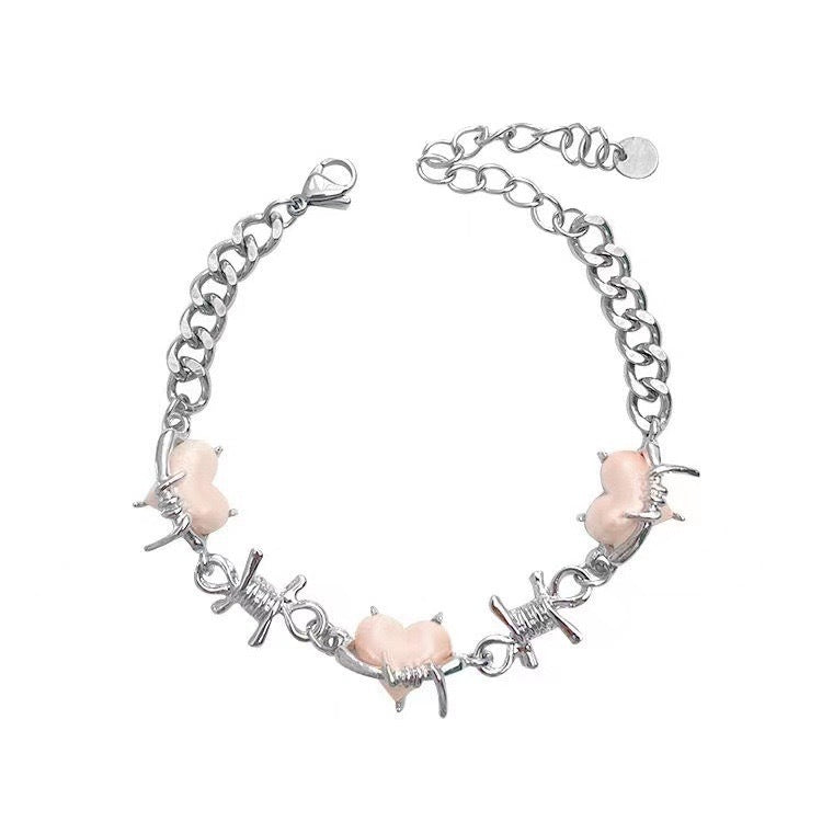 Damen Halskette mit elegantem Herzanhänger und zarten Perlendetails Shop Nory