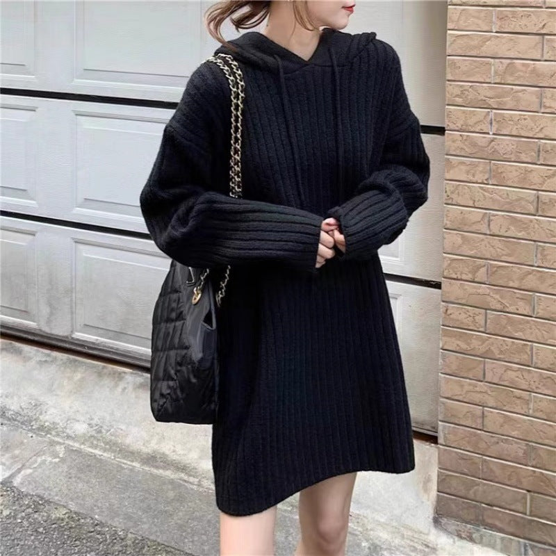 Damen Strick‑Kapuzenkleid mit gerippter Struktur und oversized Silhouette Shop Nory