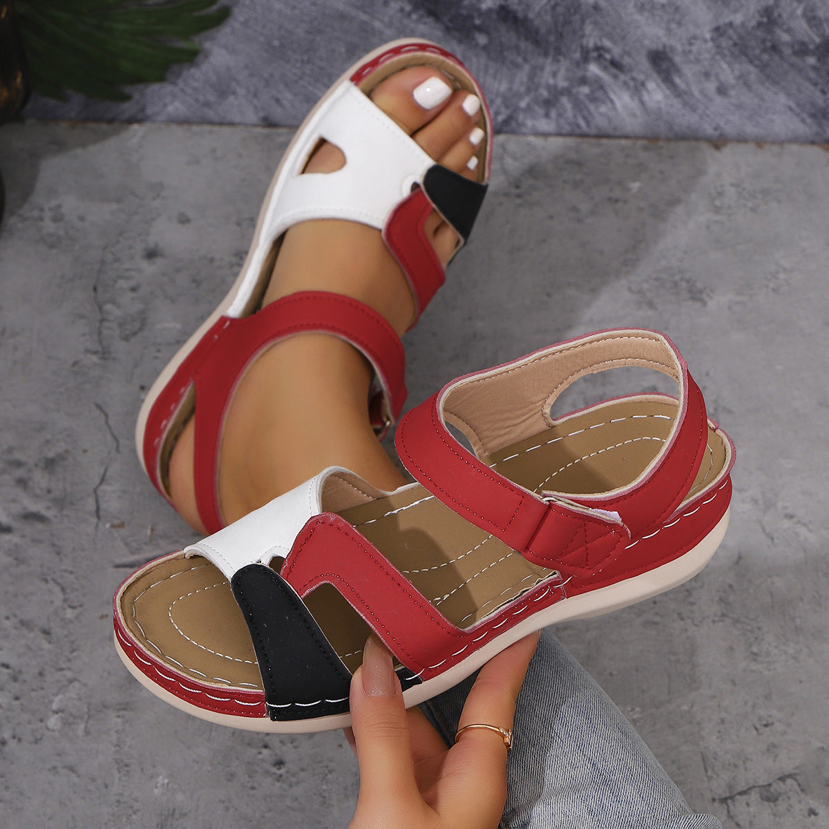 Damen Bequeme Sandalen mit verstellbaren Riemen und ergonomischer Fußbettung
