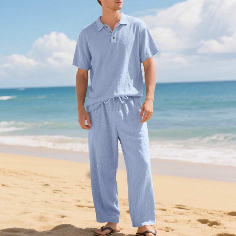 Herren nan luftiges Leinen-Ensemble mit Polokragen und regulierbarer Bundhose
