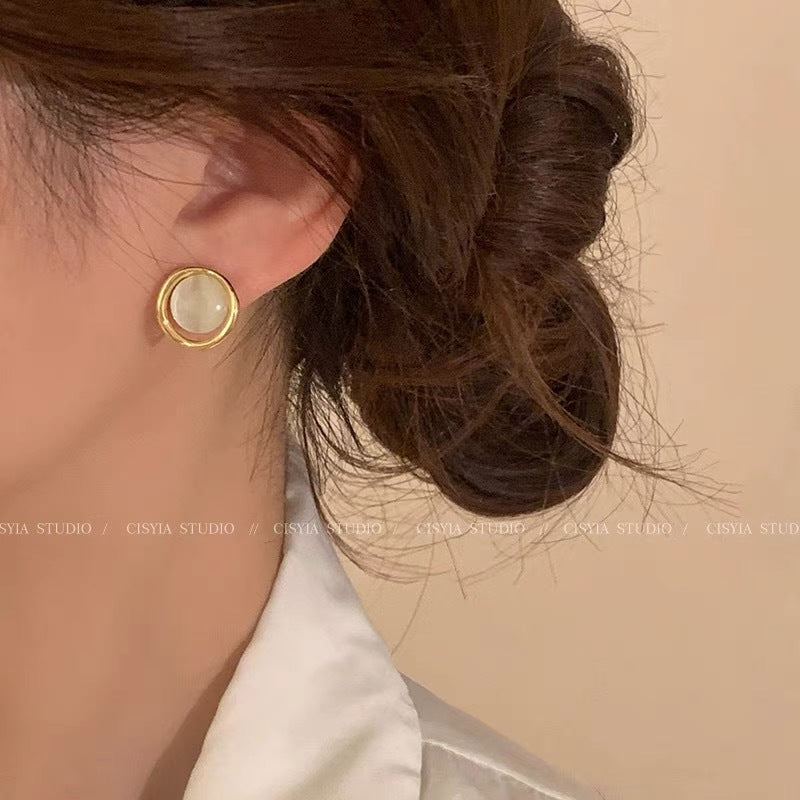 Damen Ohrstecker mit hochwertigem Muschelkern und elegantem Rahmen Shop Nory