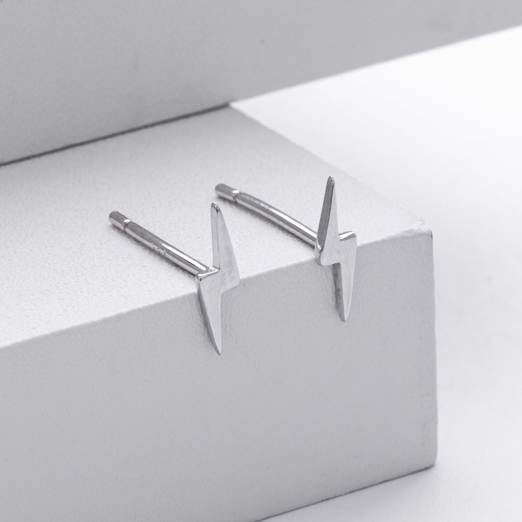 Damen Ohrstecker im modernen Blitzdesign aus hochwertigem 925 Sterling Silber Shop Nory