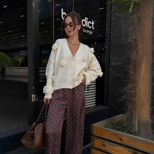 Damen Oversize-Strickcardigan mit dreidimensionalen Rosenapplikationen und V-Ausschnitt Shop Nory