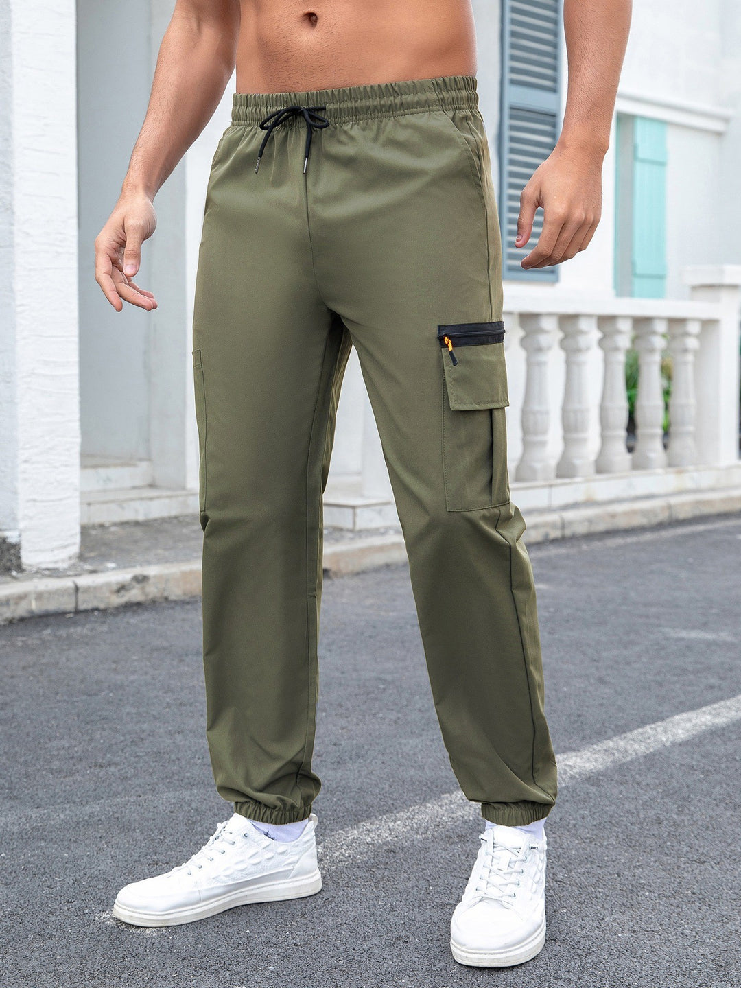 Herren Technische Cargo-Jogginghose mit Reißverschlusstaschen, Tunnelzug und elastischen Knöchelbündchen Shop Nory
