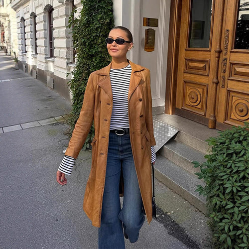 Damen Langer taillierter Leder‑Trenchcoat mit doppelreihiger Knopfleiste und Reverskragen Shop Nory