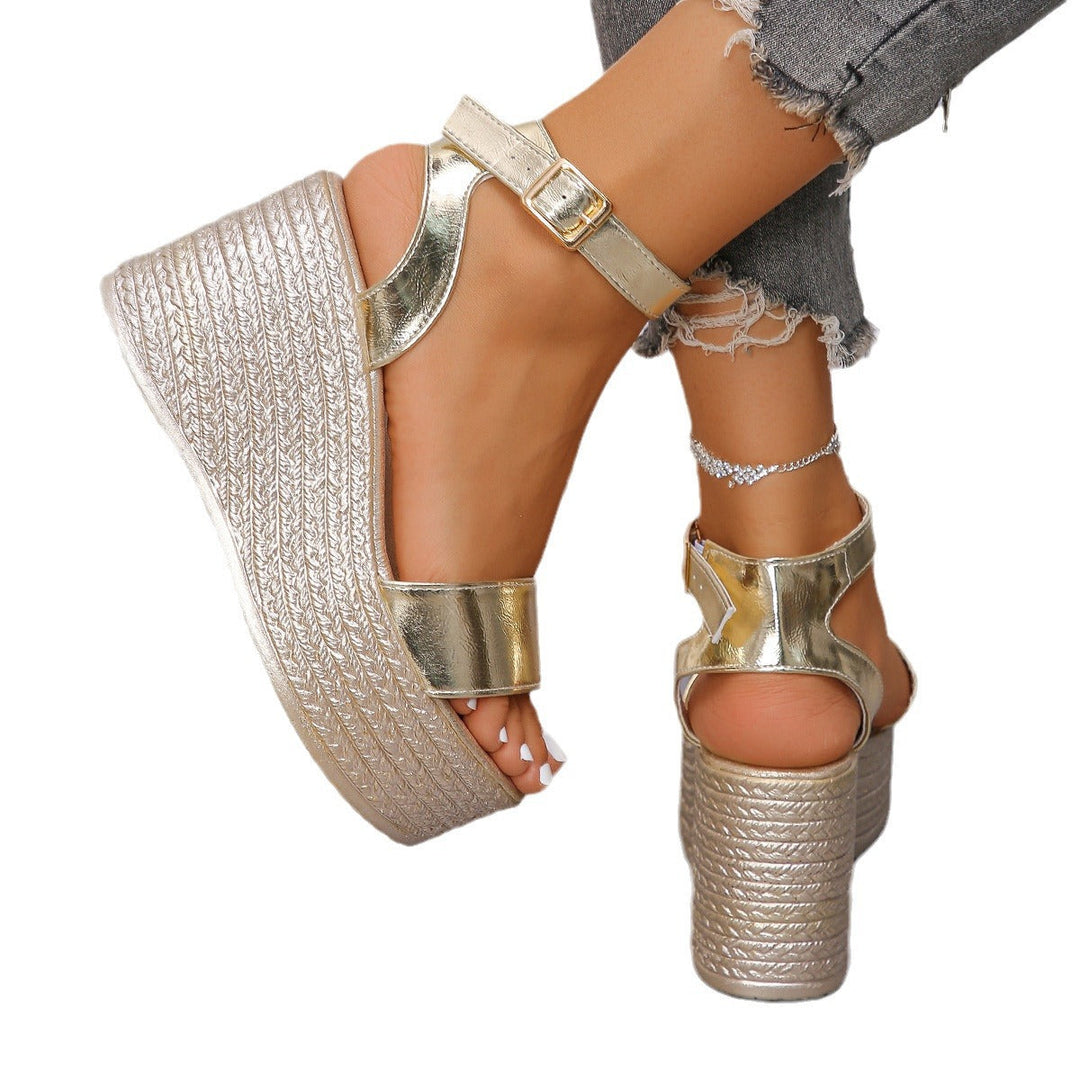 Damen Hochhackige Plateau-Sandalen mit verstellbarem Riemen und glanzvollem Finish