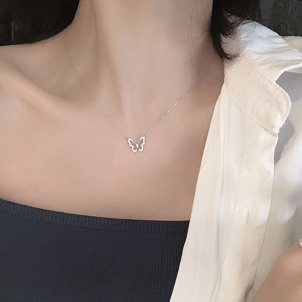Damen filigrane Halskette mit zartem Schmetterlingsanhänger Shop Nory