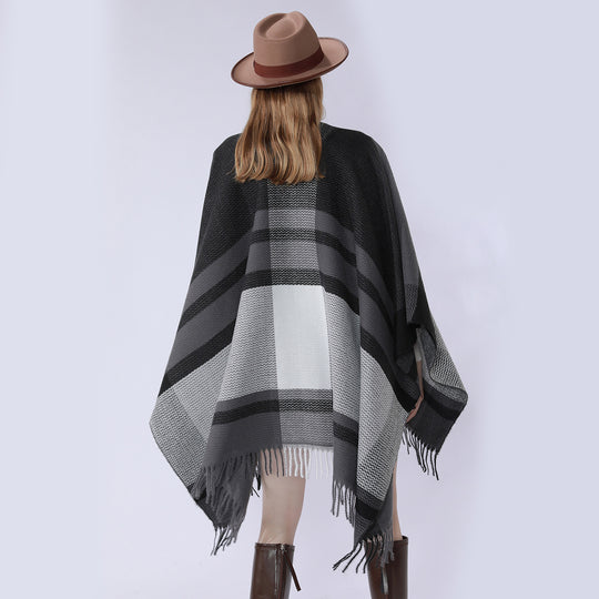 Damen Wollmix-Capeponcho mit V‑Ausschnitt, Blockstreifen und Fransen Shop Nory