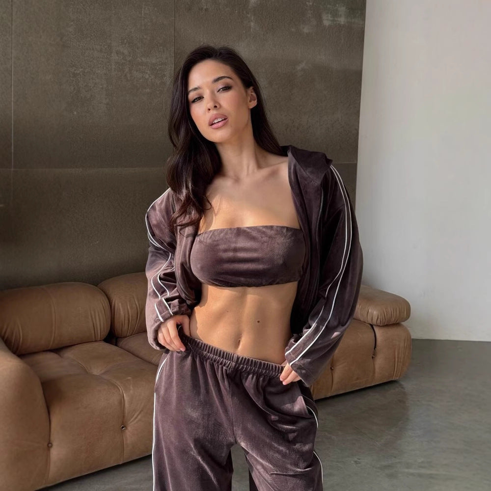 Damen dreiteiliges Samt-Lounge-Set mit Bandeau-Top, Kapuzen-Zipjacke und weiter High-Waist Palazzo-Hose Shop Nory
