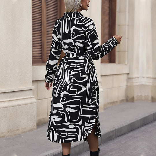 Damen Midikleid im Hemdblusenstil mit grafischem Print, Bindegürtel und Seitenschlitzen Shop Nory