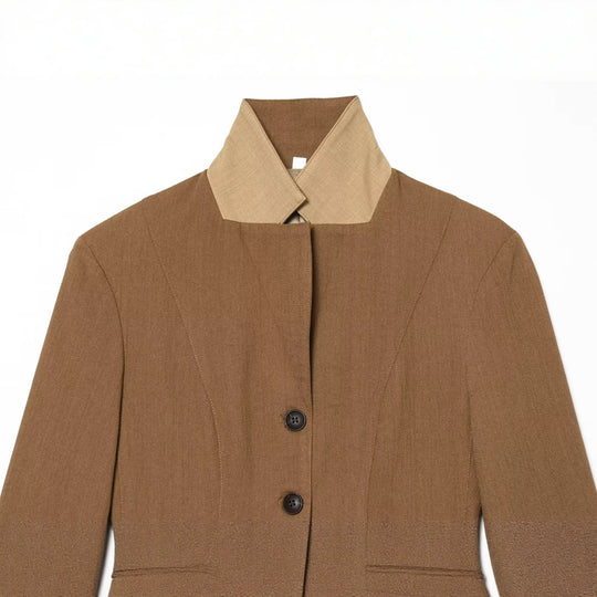 Damen Taillierte Kurzblazerjacke mit Kontrastkragen und Pattentaschen Shop Nory