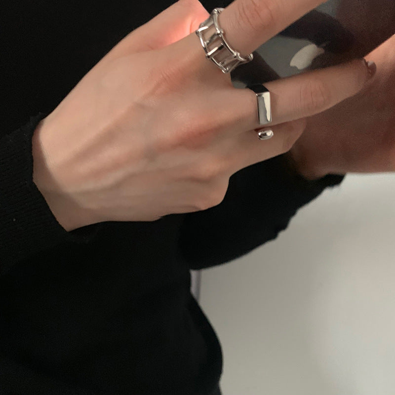 Damen Offener Ring mit minimalistischer sowie eleganter Krümmung und funkelndem Akzent Shop Nory