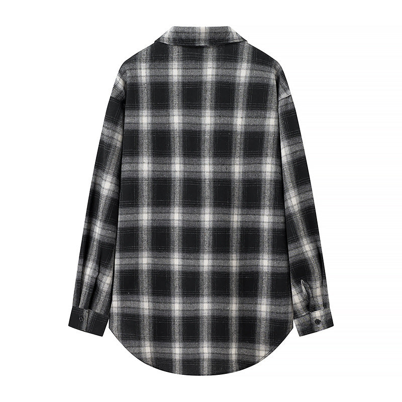 Damen Oversize‑Karo‑Hemdbluse mit aufgesetzten Brusttaschen und abgerundetem Saum Shop Nory