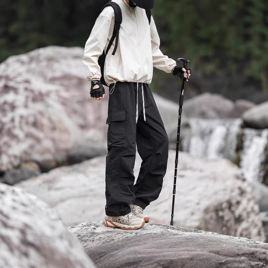 Herren Leichte technische Cargo-Trekkinghose mit Kordelzugbund, verstärkten Saumkanten und verstellbarem Beinabschluss Shop Nory