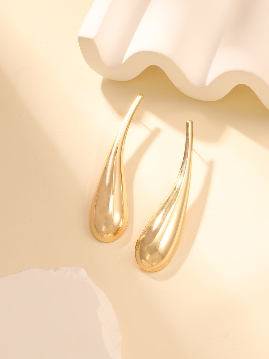 Damen Ohrringe mit elegantem Tropfen-Design Shop Nory