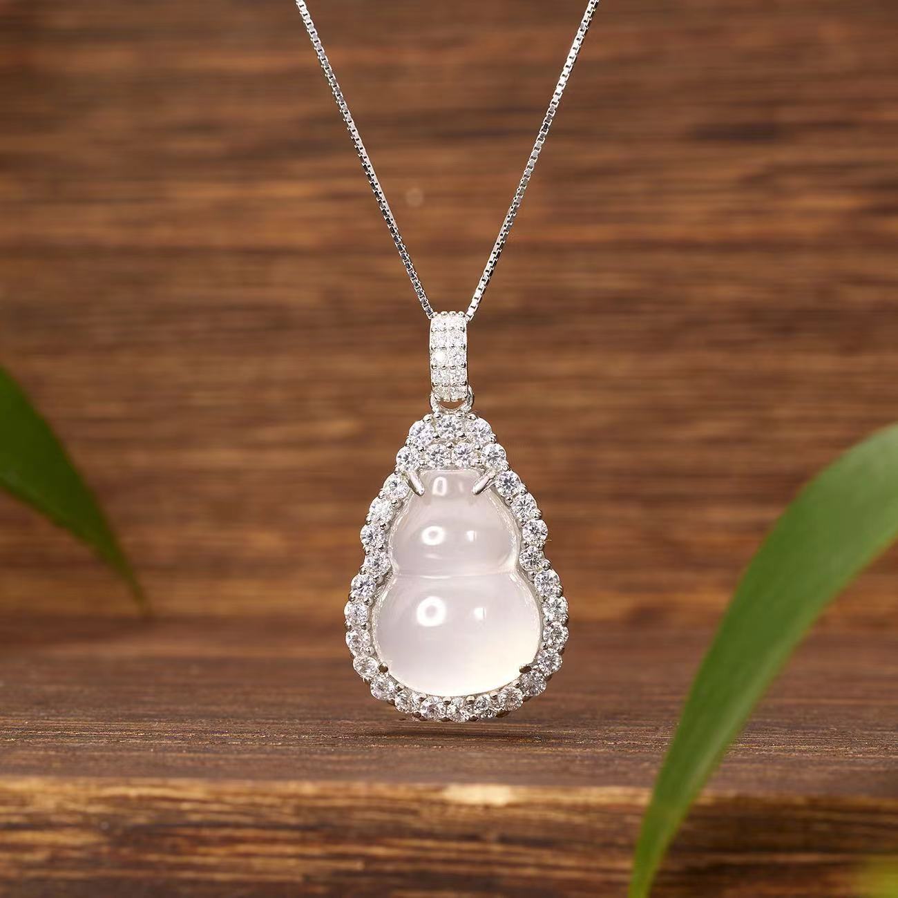 Damen luxuriöse und elegante Perlen-Halskette mit funkelndem Kristallbesatz Shop Nory