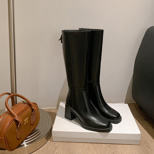 Damen Kniehohe Glattleder-Stiefel mit skulpturalem Blockabsatz und Rückenreißverschluss Shop Nory