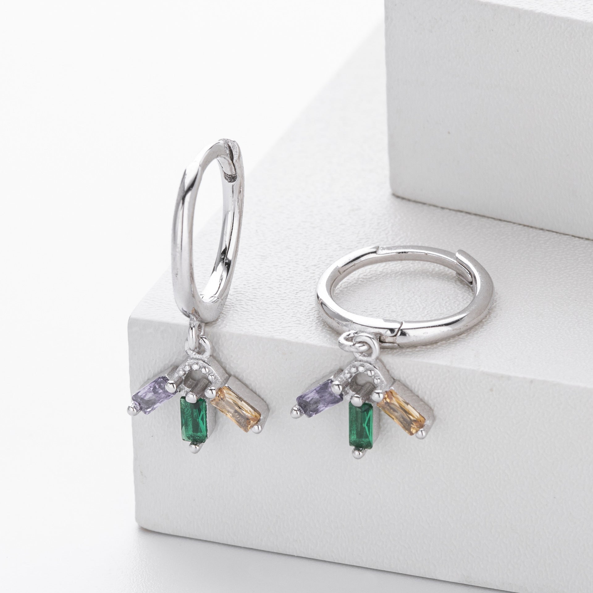 Damen Ohrhänger mit buntem Zirkon-Anhänger und modernem Design Shop Nory
