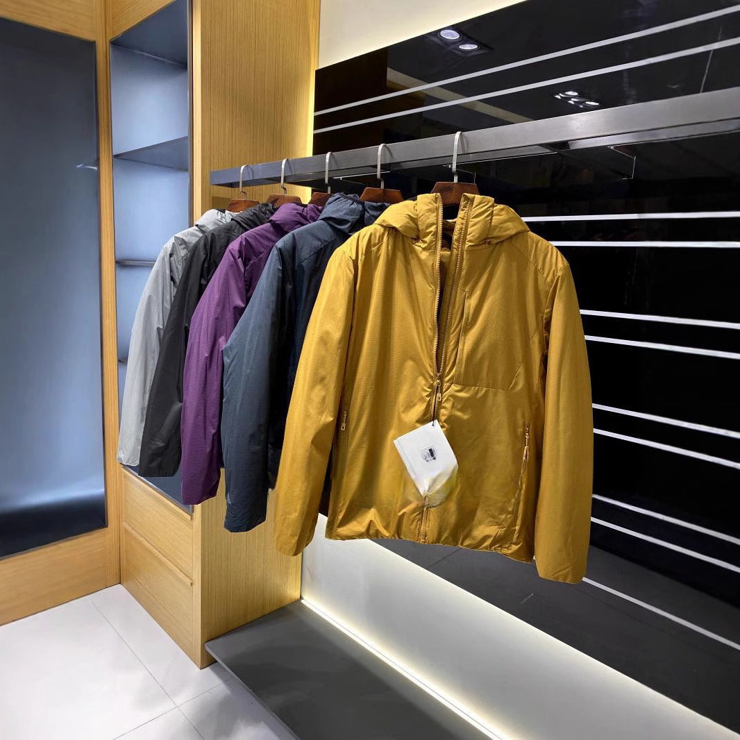Damen Leichte wattierte Kapuzenjacke mit minimalistischer Outdoor-Isolierung Shop Nory