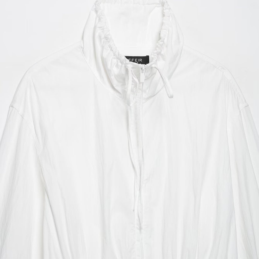 Damen leichte Cropped-Windjacke mit Tunnelzug‑Taillierung und hohem Stehkragen Shop Nory