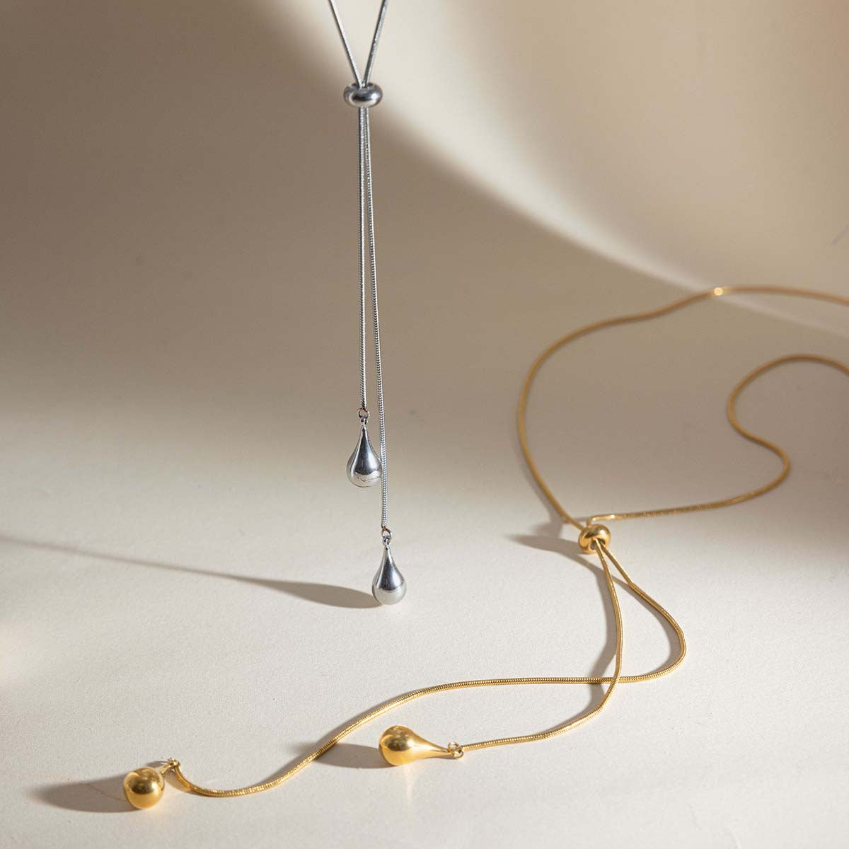 Damen Halskette mit elegantem Tropfen-Anhänger und hypoallergenem Edelstahl Shop Nory