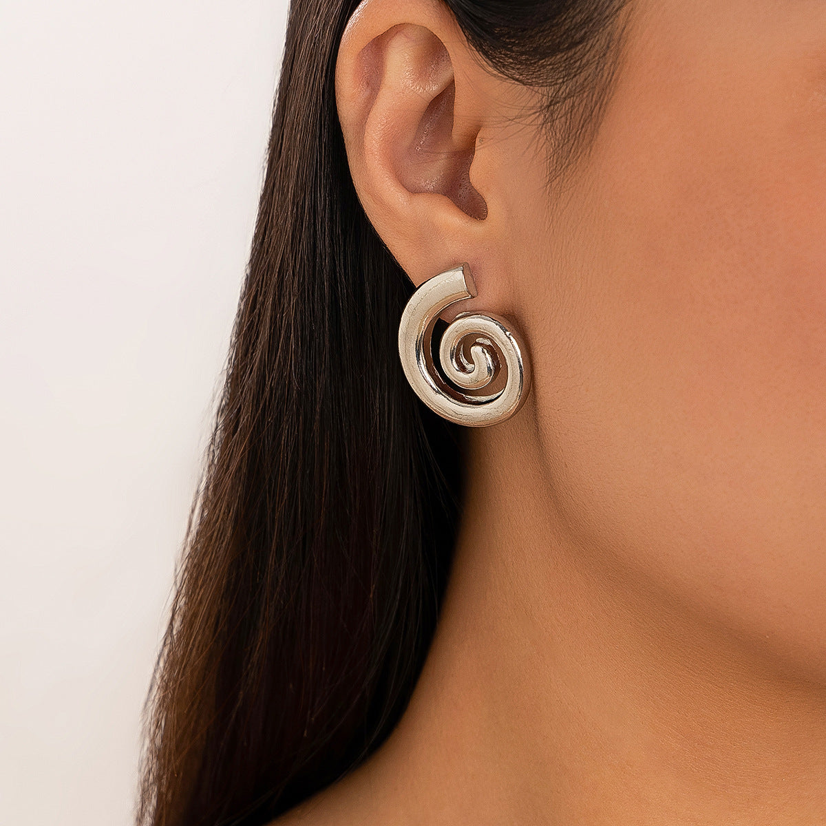 Damen extravagante Statement-Ohrringe aus hochwertigem Metall