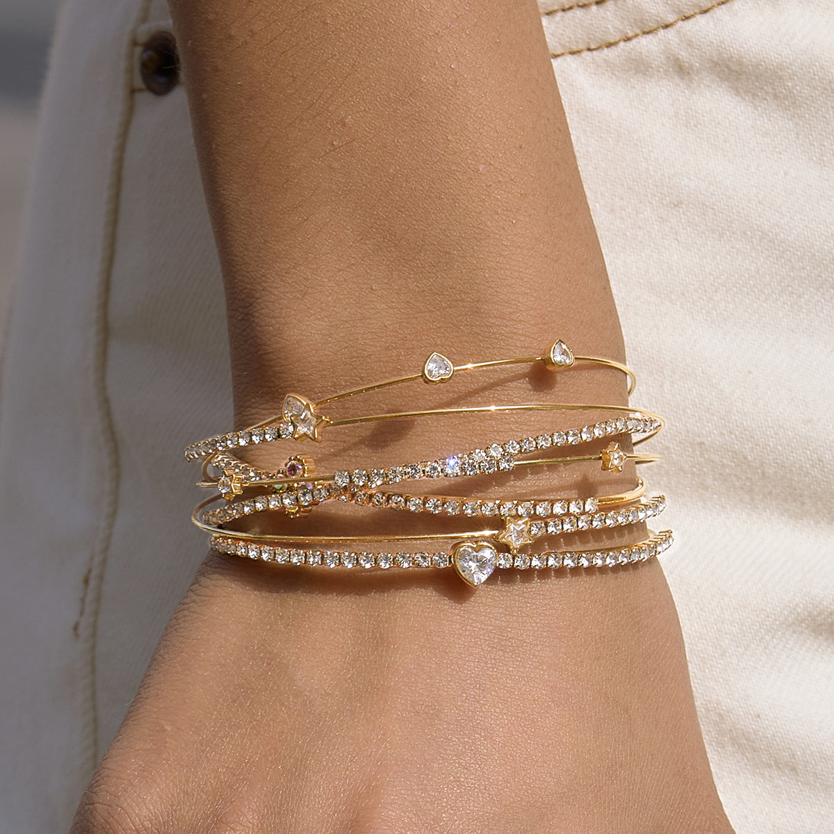 Damen Armband mit strahlenden Zirkonia und hypoallergener Edelstahlverarbeitung Shop Nory